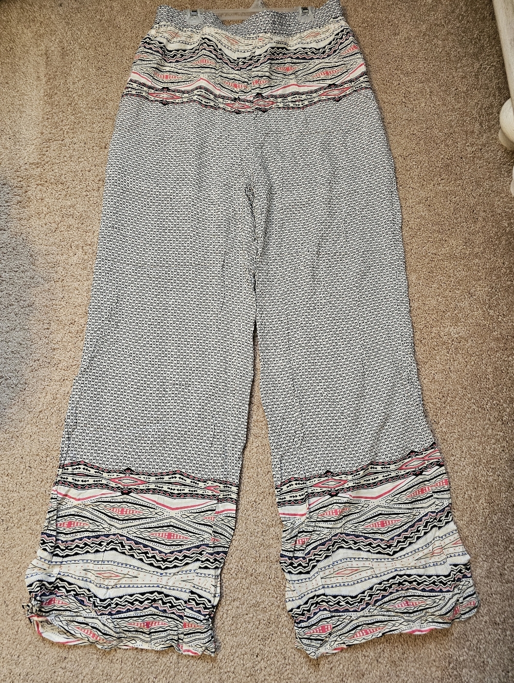 Ladies Sz Med. Loose BEACH PANTS Super CUTE